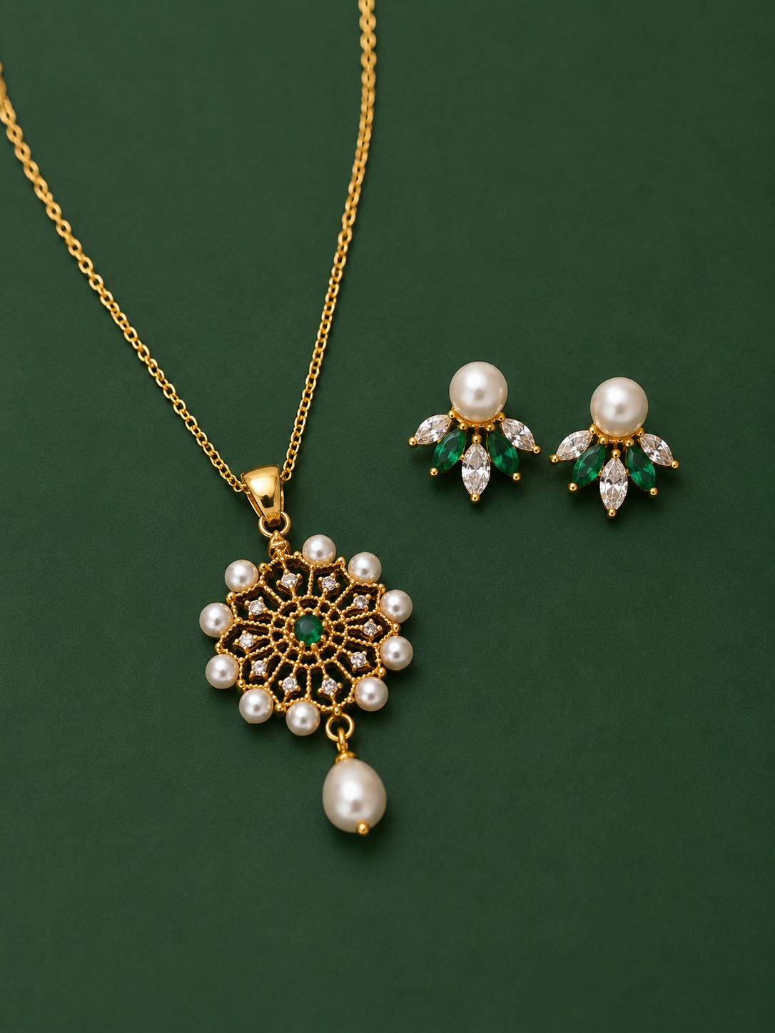 Emerald Pearl Grace Pendant Set