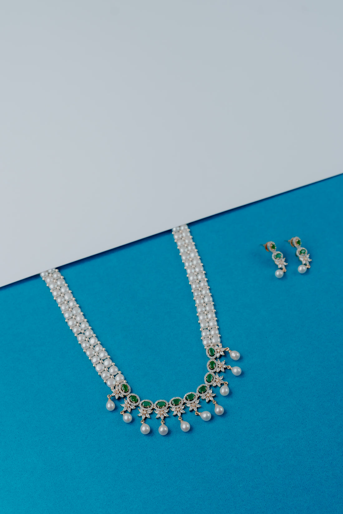 Regal Emerald Green Pearl Necklace Set