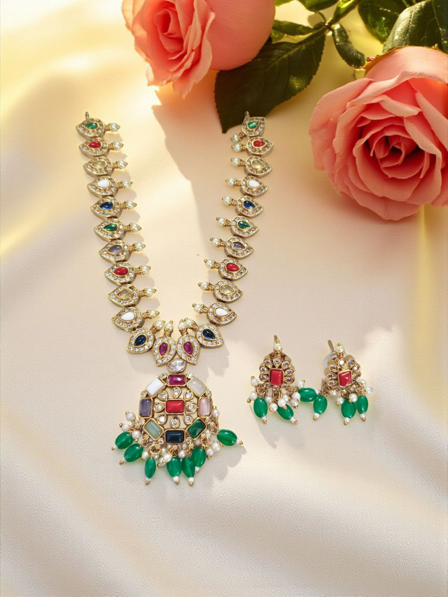 Navrang Tara Short Necklace Set