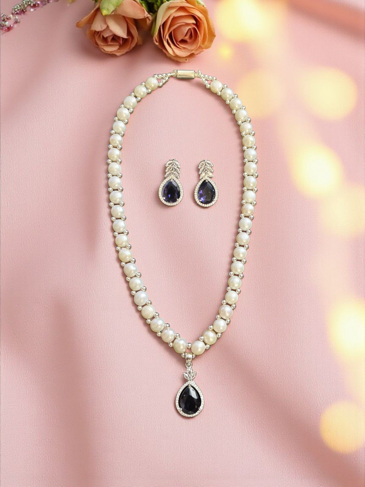 Indigo Glow Single Line Button Pearls Set