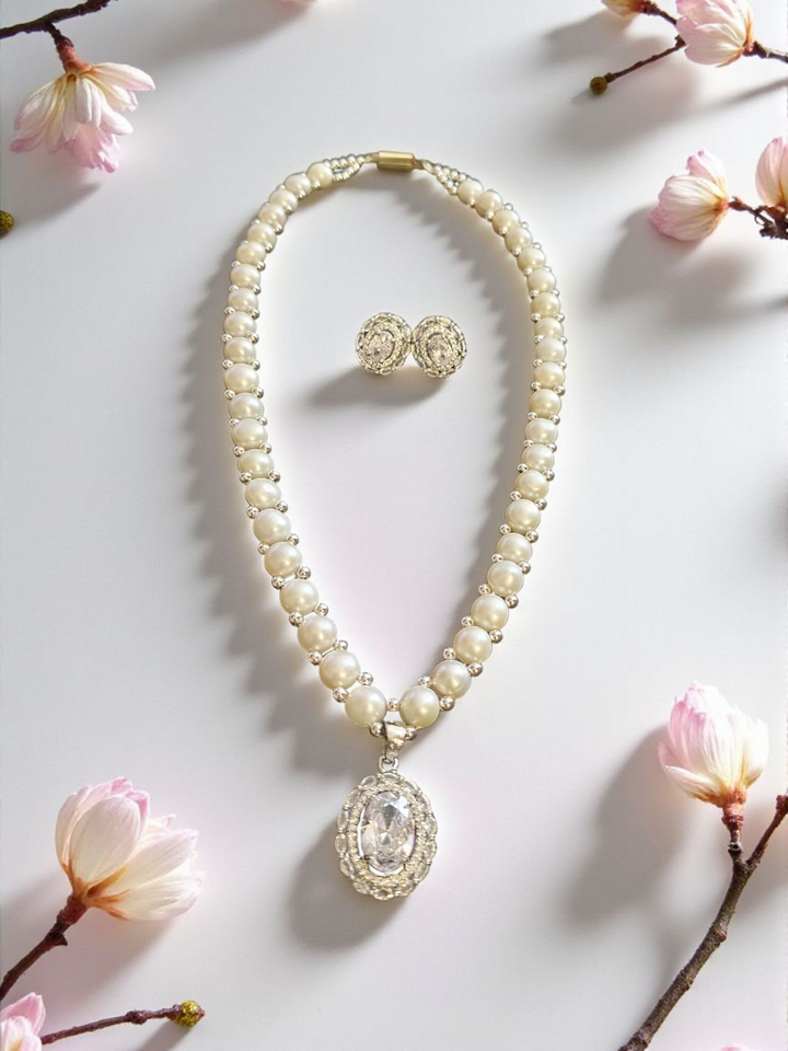 Ivory Glow Single Line Button Pearls Set